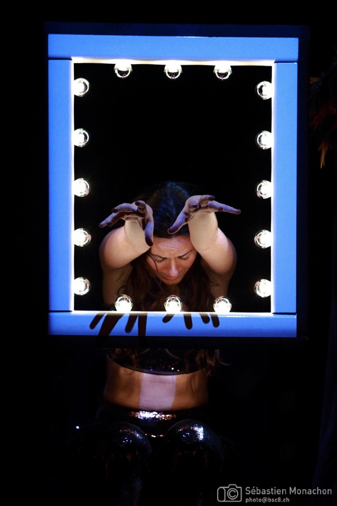 Bleu mirror.JPG