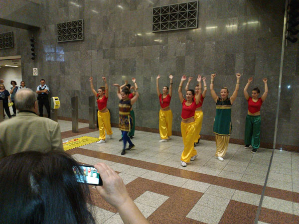 bollywood-metro-01-viewtag