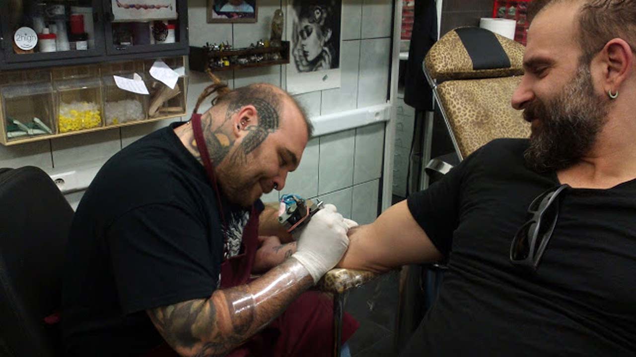 Tzenio (tattoo artist)
