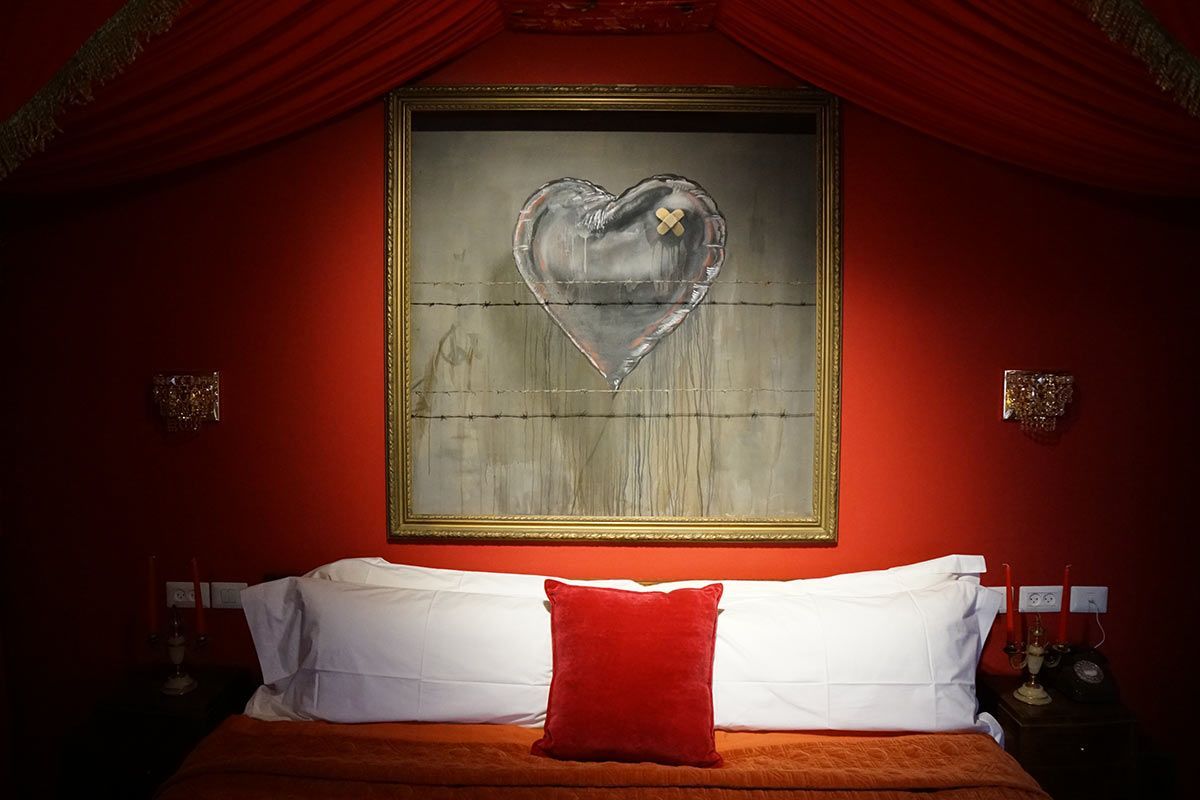 Banksy, ο διάσημος καλλιτέχνης άνοιξε το ξενοδοχείο