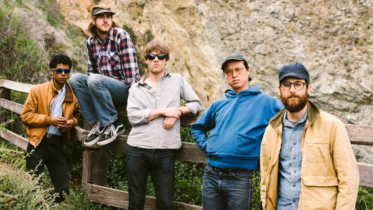 WOODS – LOVE IS LOVE