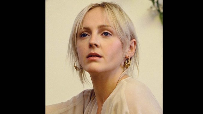 LAURA MARLING – DON’T PASS ME BY