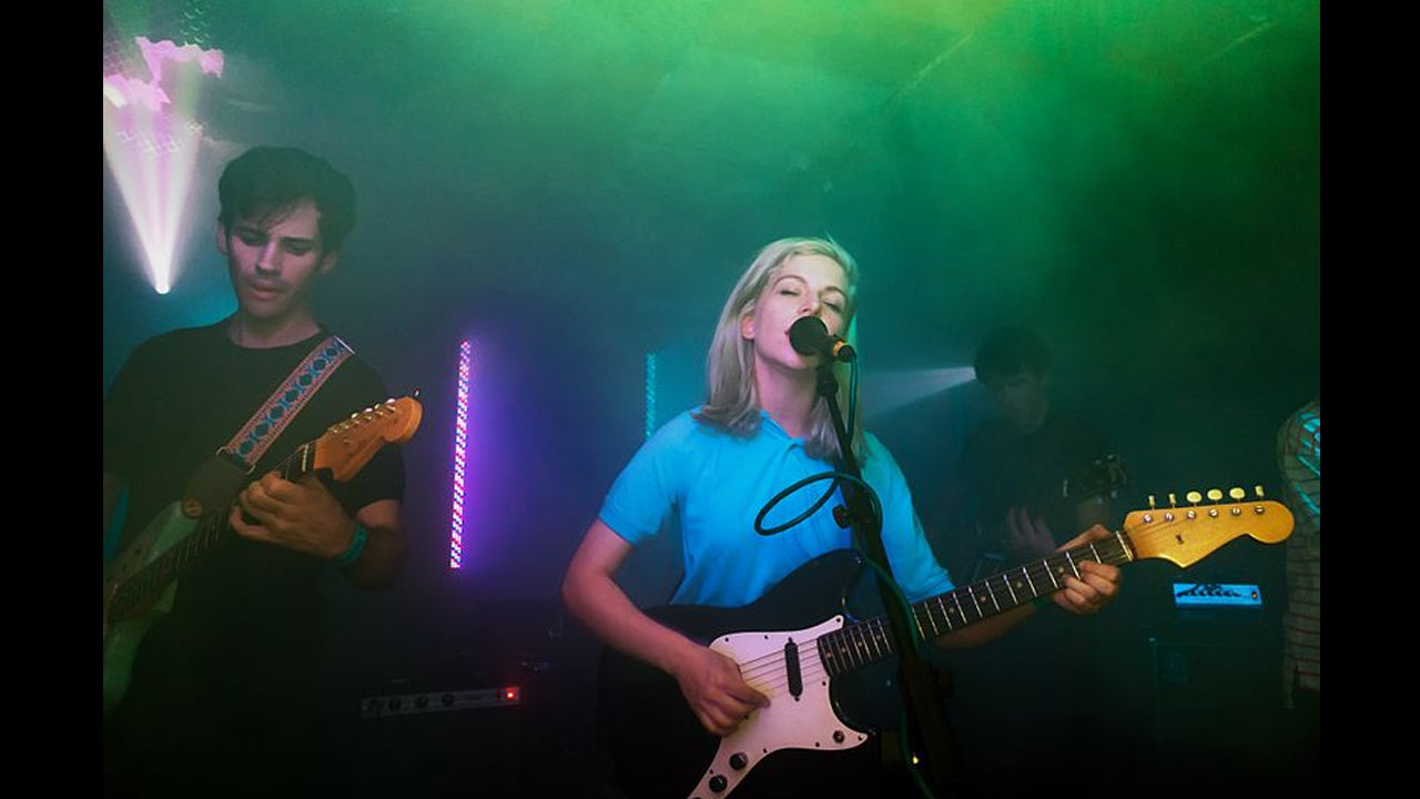 ALVVAYS – IN UNDERTOW