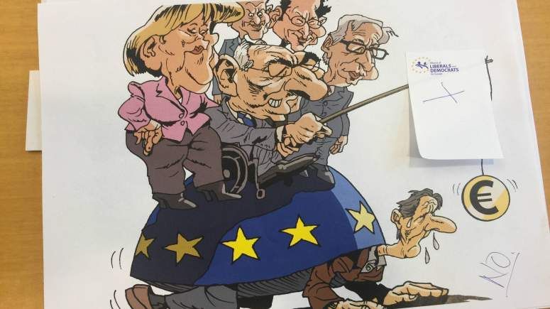 λογοκρισία σε Έλληνες σκιτσογράφους