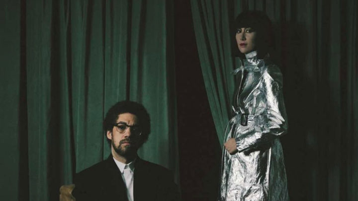 KAREN O & DANGER MOUSE - TURN THE LIGHT