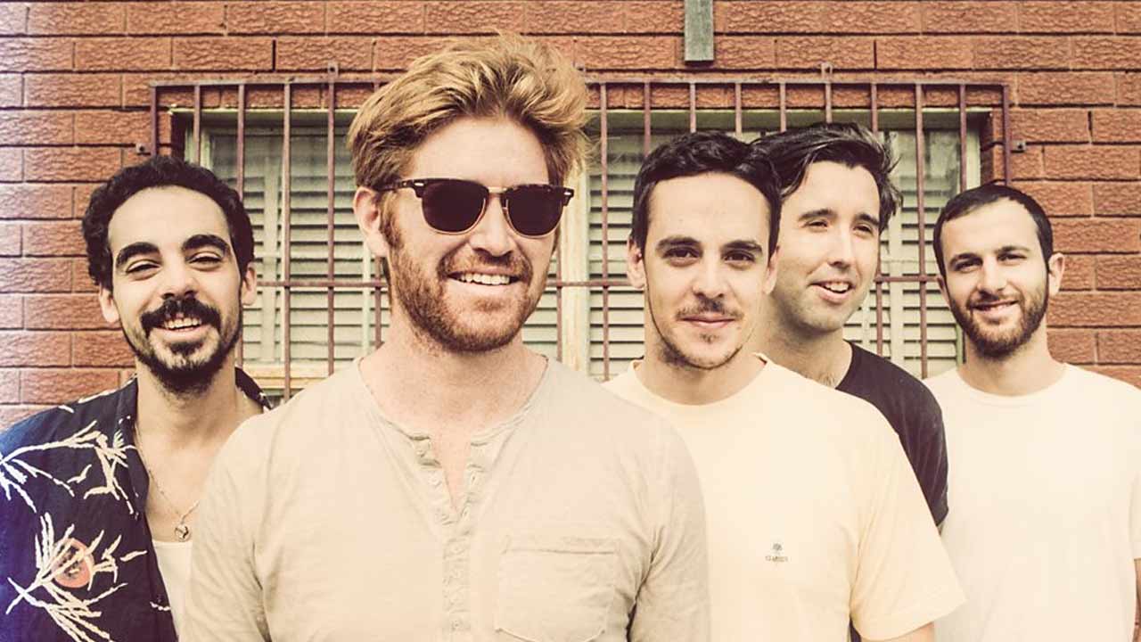 ROLLING BLACKOUTS COASTAL FEVER - IN THE CAPITAL