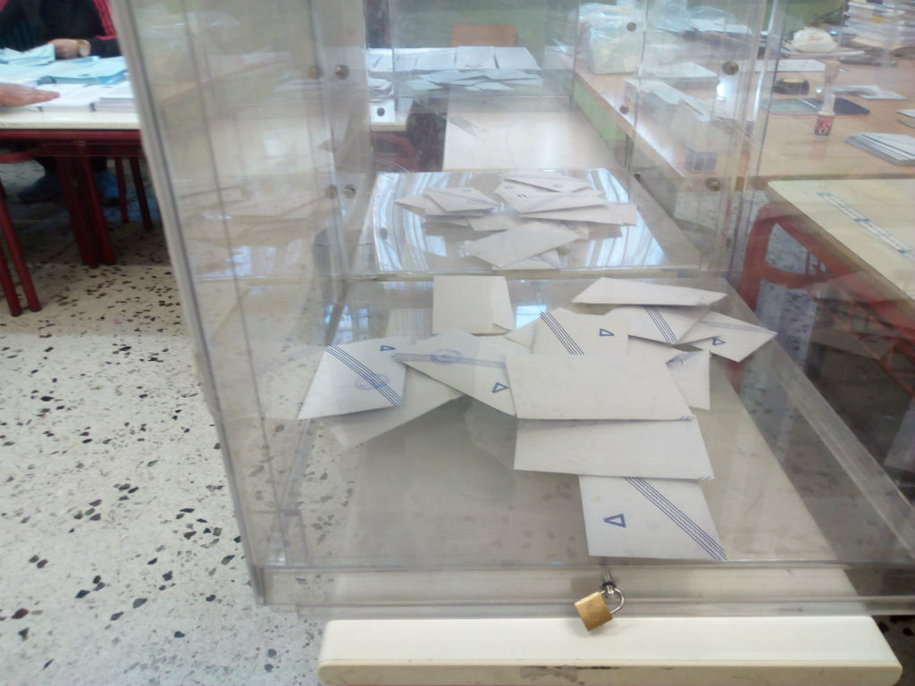 Ε(ξ)άλω οι κάλπες