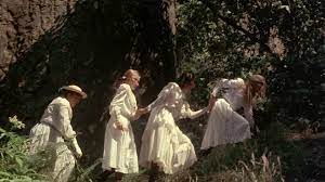 picnic at hanging rock texnes plus