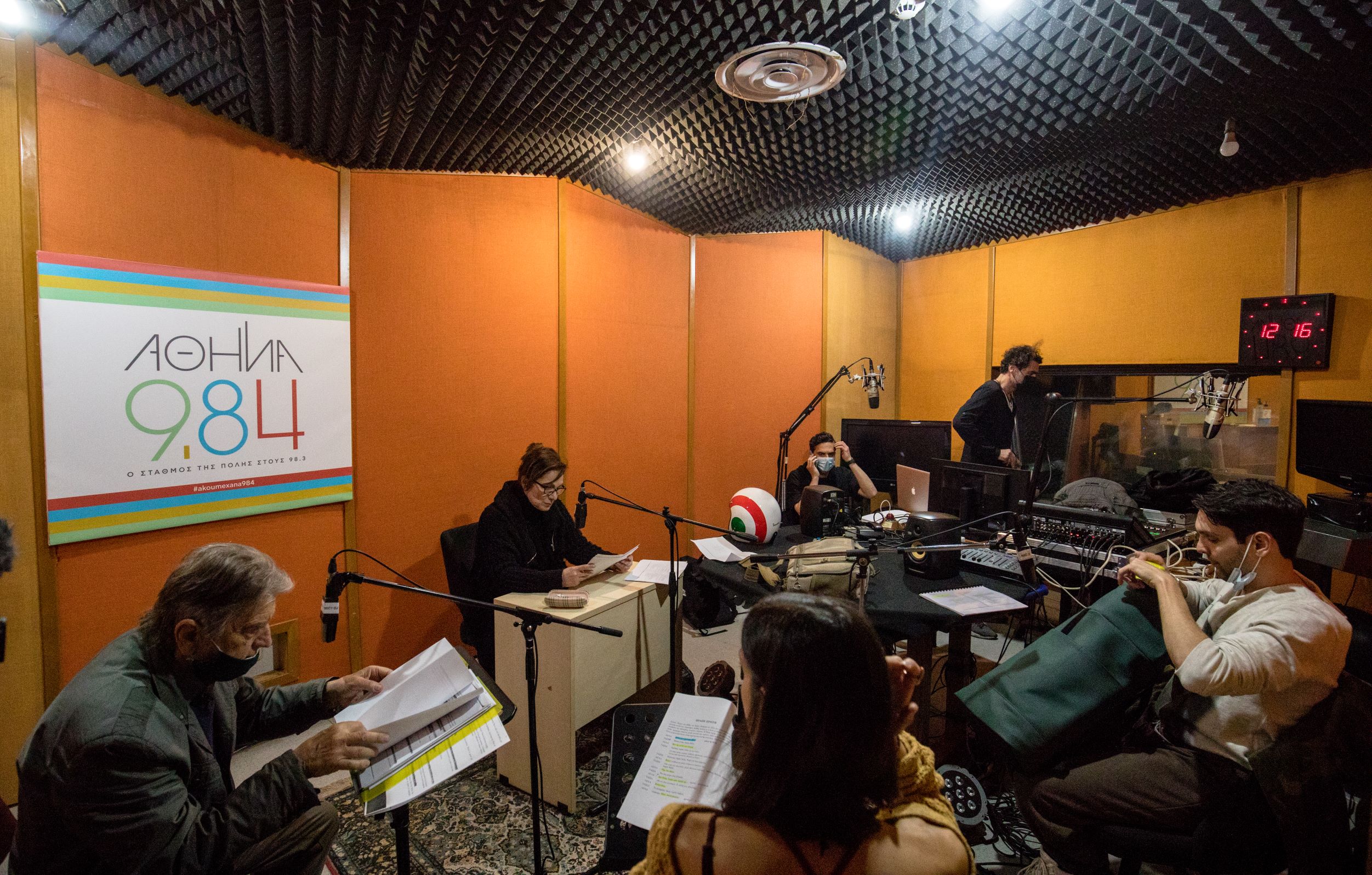 fonazei okleftis studio texnes plus
