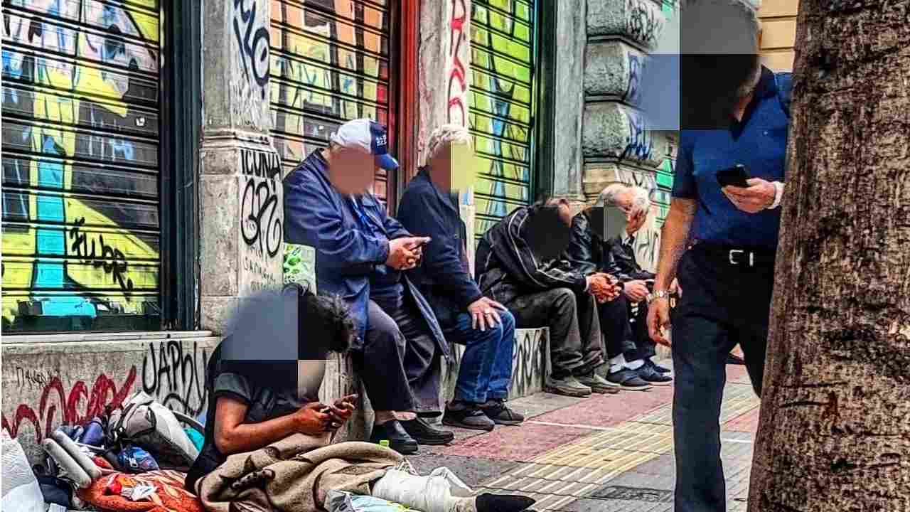Όλοι